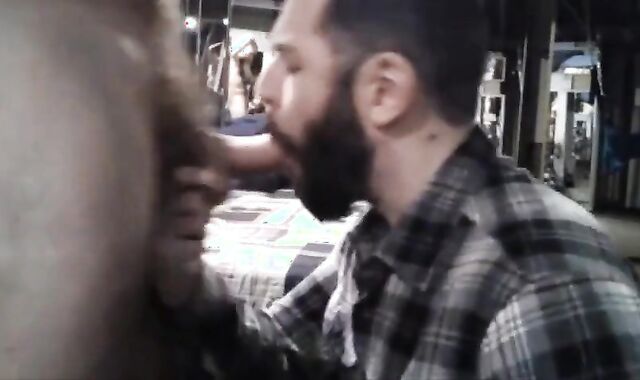 Big-Cock Bear Amateur Gets a Face Full of Cum
