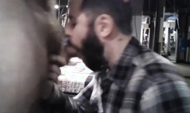 Big-Cock Bear Amateur Gets a Face Full of Cum