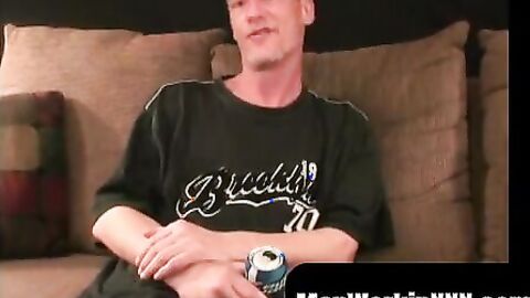 MenWorkinXXX.com - Mature homo masturbates hard while fingering his tight asshole