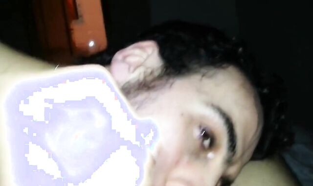 Chupando as bolas e o pau do hetero amigo - amador, blowjob, latin