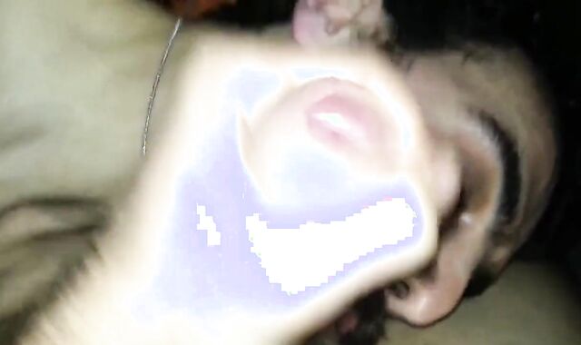 Chupando as bolas e o pau do hetero amigo - amador, blowjob, latin