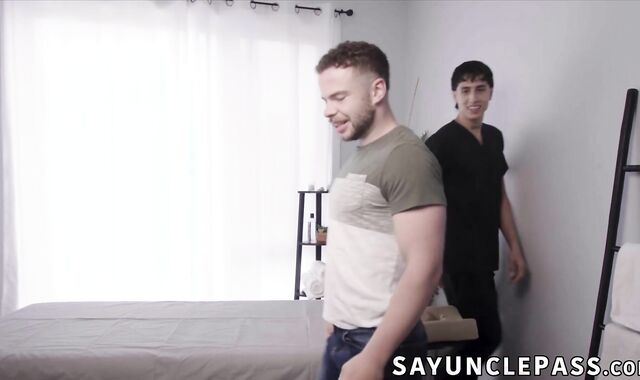 Best masseur Angel Elias soothes Marcus McNeill with a thick creampie