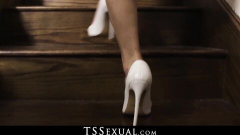 TSSexual.com - Irresistible shemale nurse blows dick before analsex