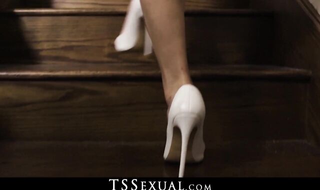 TSSexual.com - Irresistible shemale nurse blows dick before analsex