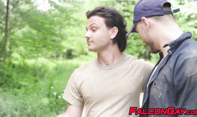 Arno Antino and Enzo Muller fuck bareback in woods with Felix Trainor