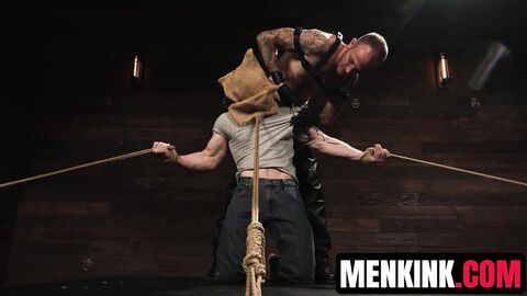 Christian Wilde wrecks Baxxx with rope bondage and electrical shock
