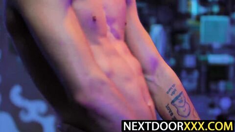 NextDoorXXX.com - Roman Todd rides Theo Braddy's bareback shaft