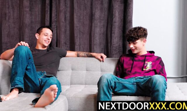 NextDoorXXX.com - Zayne Bright jerks off for Kyle Wyncrest's ramming