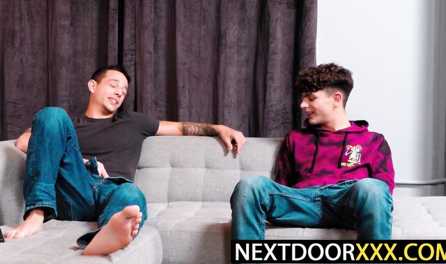 NextDoorXXX.com - Zayne Bright jerks off for Kyle Wyncrest's ramming