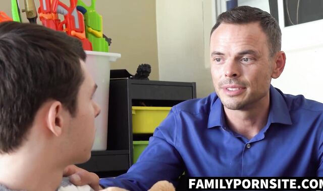 FamilyPornSite.com - Twink stepson Dakota Lovell fucks teddy bear