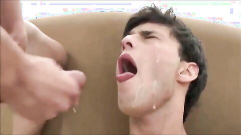 Big Cock Twink Amateur Shoots His Load