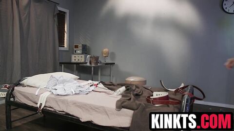 Milf Cherie DeVille pounds on hard cock with cute blonde Ella Hollywood