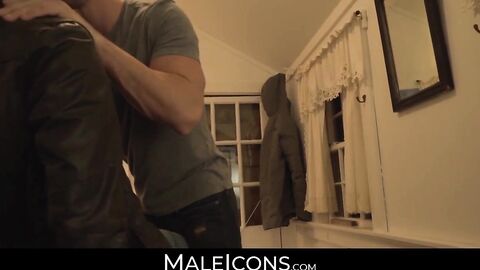 MaleIcons.com - Irresistible JD Phoenix's bottoming for handsome Roman Todd's big coc