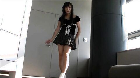 Asian Crossdresser Ayako Masturbates