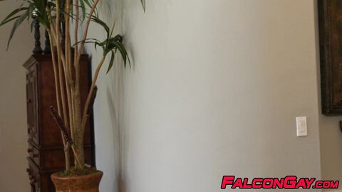 BBC hunk Swhirly raw breeds the hungry ass of ripped Cristiano