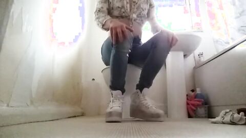 Twink Crossdresser in Tight Jeans