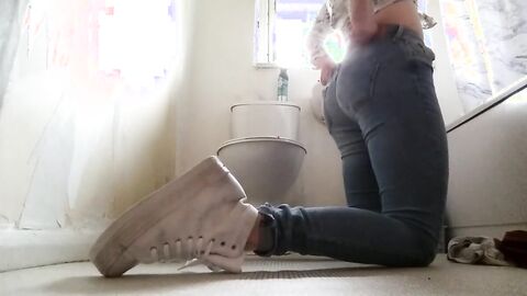Twink Crossdresser in Tight Jeans