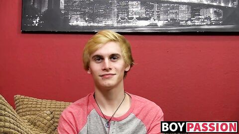 Big booty skinny twink spreads his legs and takes toy inside