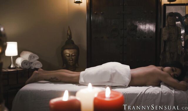 Hot TS Eva Maxim spreads for Dillon Diazs thick cock during massage