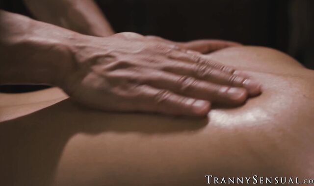 Hot TS Eva Maxim spreads for Dillon Diazs thick cock during massage