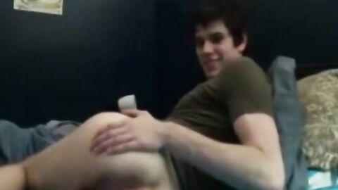 Twink's Hot Bubble Butt Cam Show