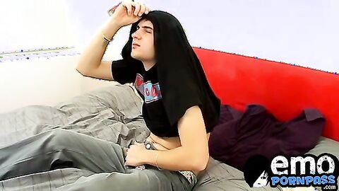 Horny twink Marcel blasts out a load in his own mouth