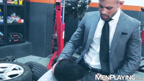Hunk Ricky Blue caught scammer Jonathan Miranda and bangs him hard