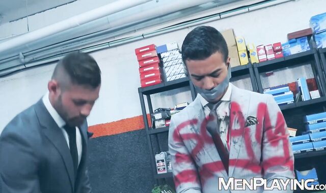 Hunk Ricky Blue caught scammer Jonathan Miranda and bangs him hard