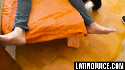 Slender straight guy glazed after double penetration