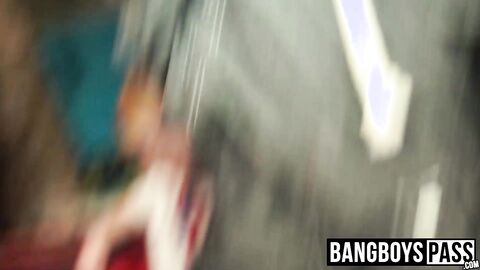 Turned on dudes blowing dicks during group party oral time