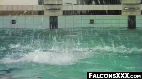 FalconsXXX.com - Alan and Pavol's public sauna encounter turns into a heated exchange