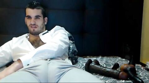 Amateur Bulging Jeans