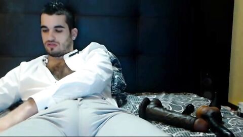 Amateur Bulging Jeans