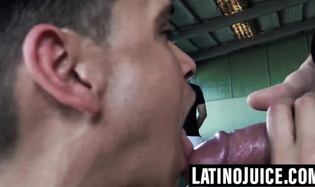 Colombian straight stud unloads jizz on spitroasted bitch's face
