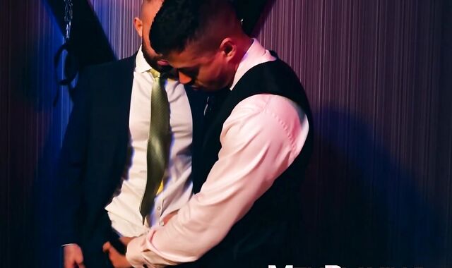Hunk Bruno Max and Jonathan Miranda taste each others ass at the bar