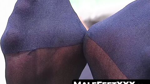 MaleFeetXXX.com - Mature classy gentleman flaunts his suckable feet and toes