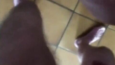 Crossdresser Amateur Se Fait Enculer Et Jouit