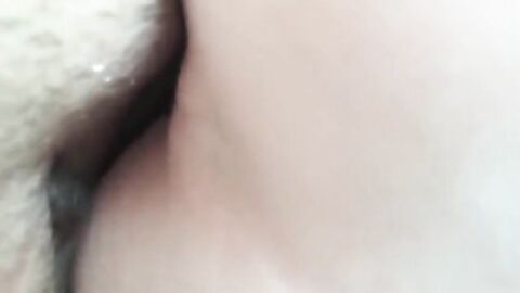 Papá se la clava duro por el culo a su amante amateur