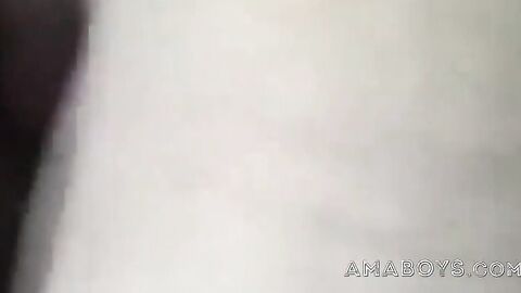 Papá se la clava duro por el culo a su amante amateur