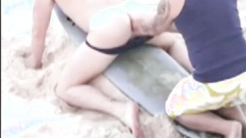 Deep Fisting on the Beach with Aussie Surfers