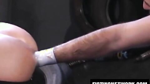 Brock Devonshire's body shakes from Rik Jammer's fisting