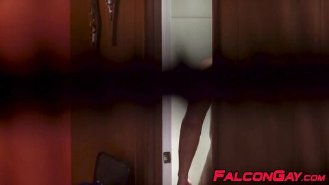Tatted Chris Damned relentlessly wrecks Dillon Diazs hole bareback