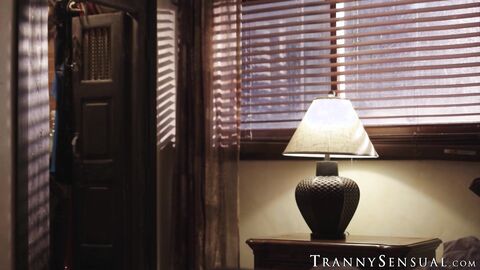 Daddy Draven Navarro pays TS Janie Blade with dick for missed birthday