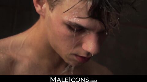 MaleIcons.com - Young homosexual Ian Levine's seduction and anal play with big cock a
