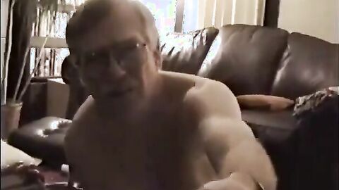 Amateur Horny Bear Daddy