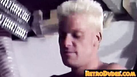 RetroDudes.com - Dominant blond top rims and barebacks his lover in threesome