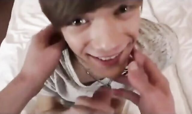 Bareback Blowjob: Russian Twinks Passionate Raw Fuck Session!