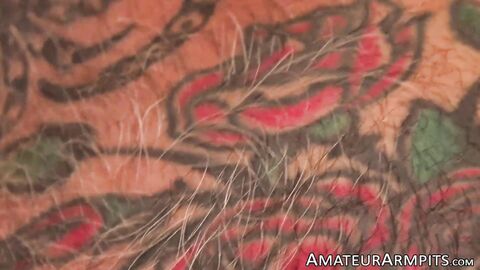 Tattooed daddy Romeo Davis stroking his dick until cumshot