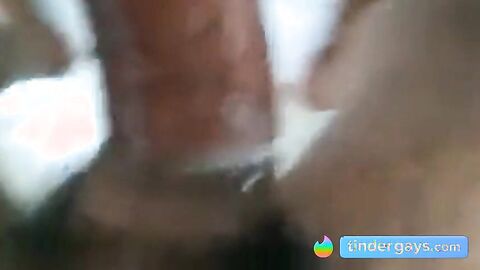 Osito maduro se coge a un jovencito en video amateur