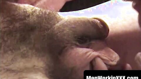 MenWorkinXXX.com - Old amateur guys enjoy the best raw gay blowjobs ever